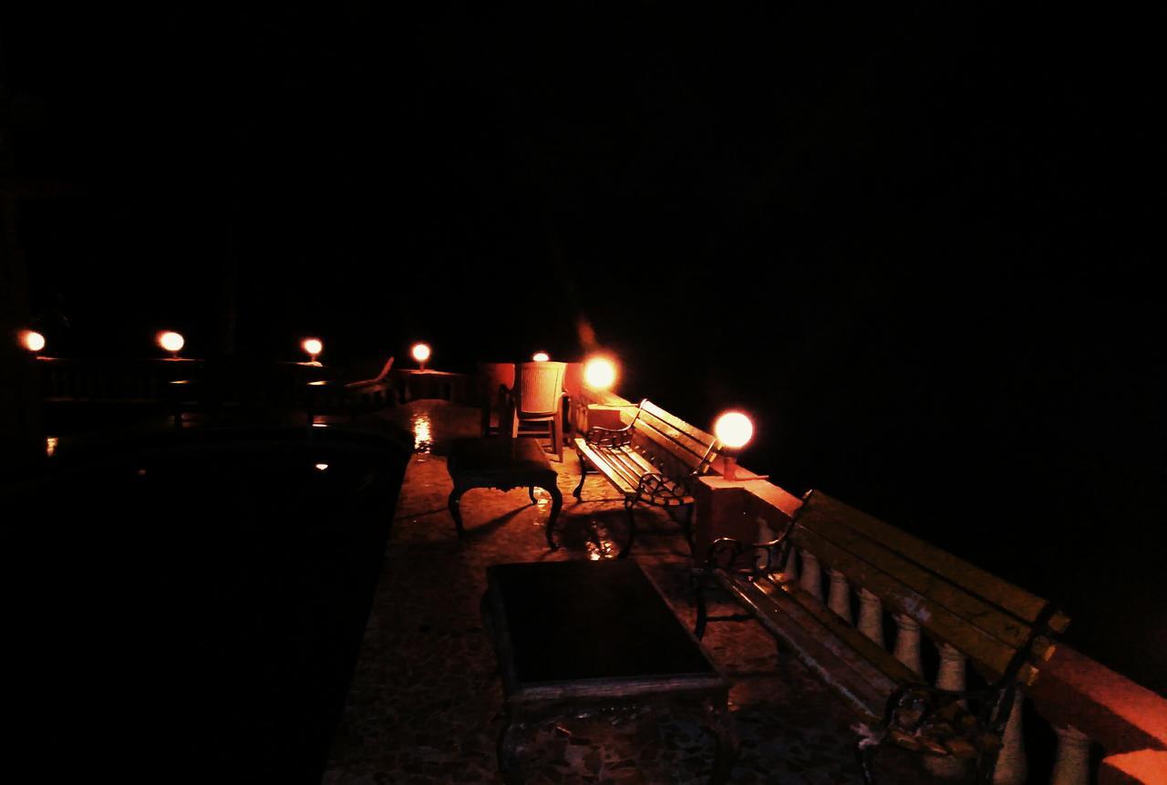 A Date With Me Boutique Hotel Bar @ Restaurant 坎多林 外观 照片